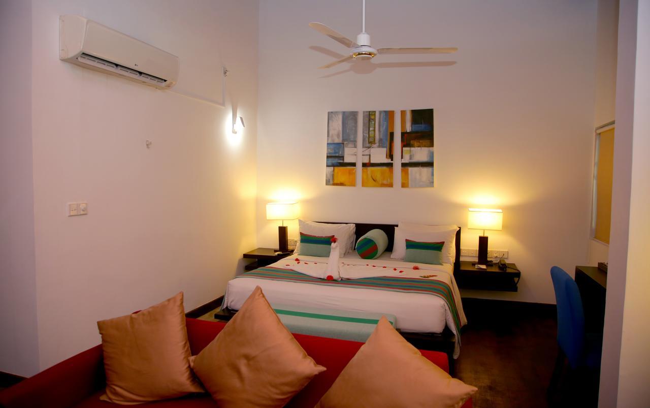 Ranna 212 Beach Resort Kahandamodara الغرفة الصورة